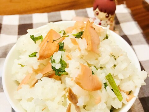 お握りにしても美味しい！大葉香る鮭ごはん